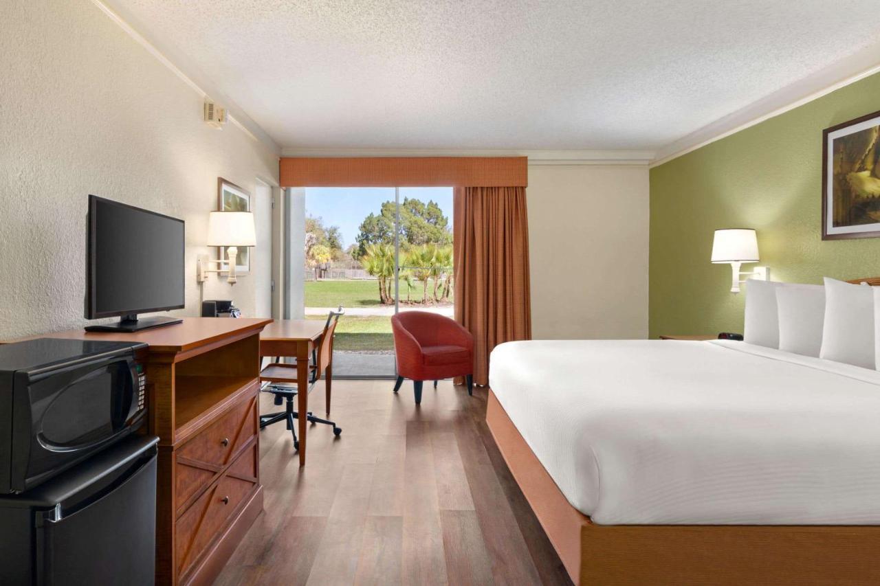 Baymont By Wyndham Daytona Beach - Intl Speedway Exterior foto