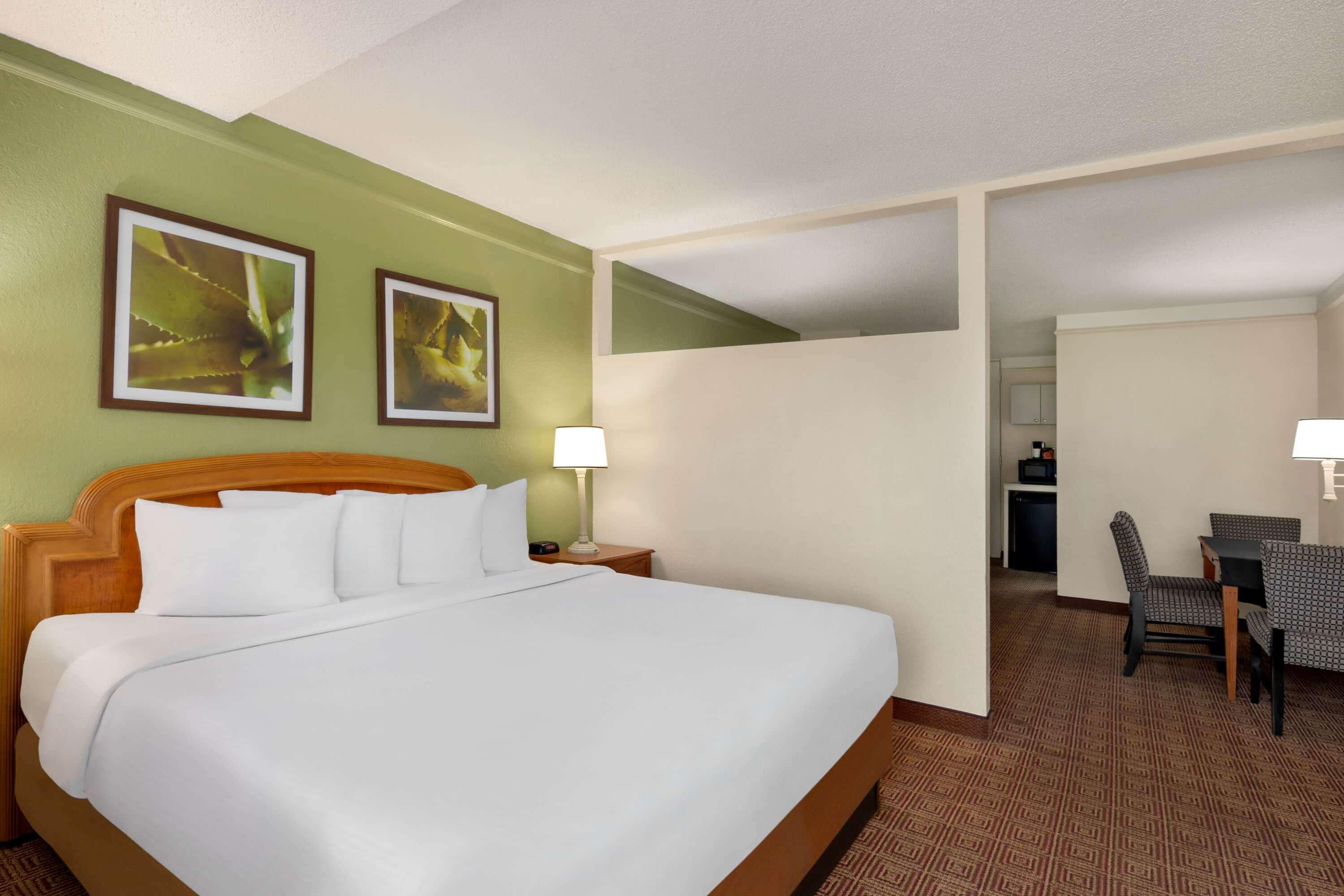 Baymont By Wyndham Daytona Beach - Intl Speedway Exterior foto