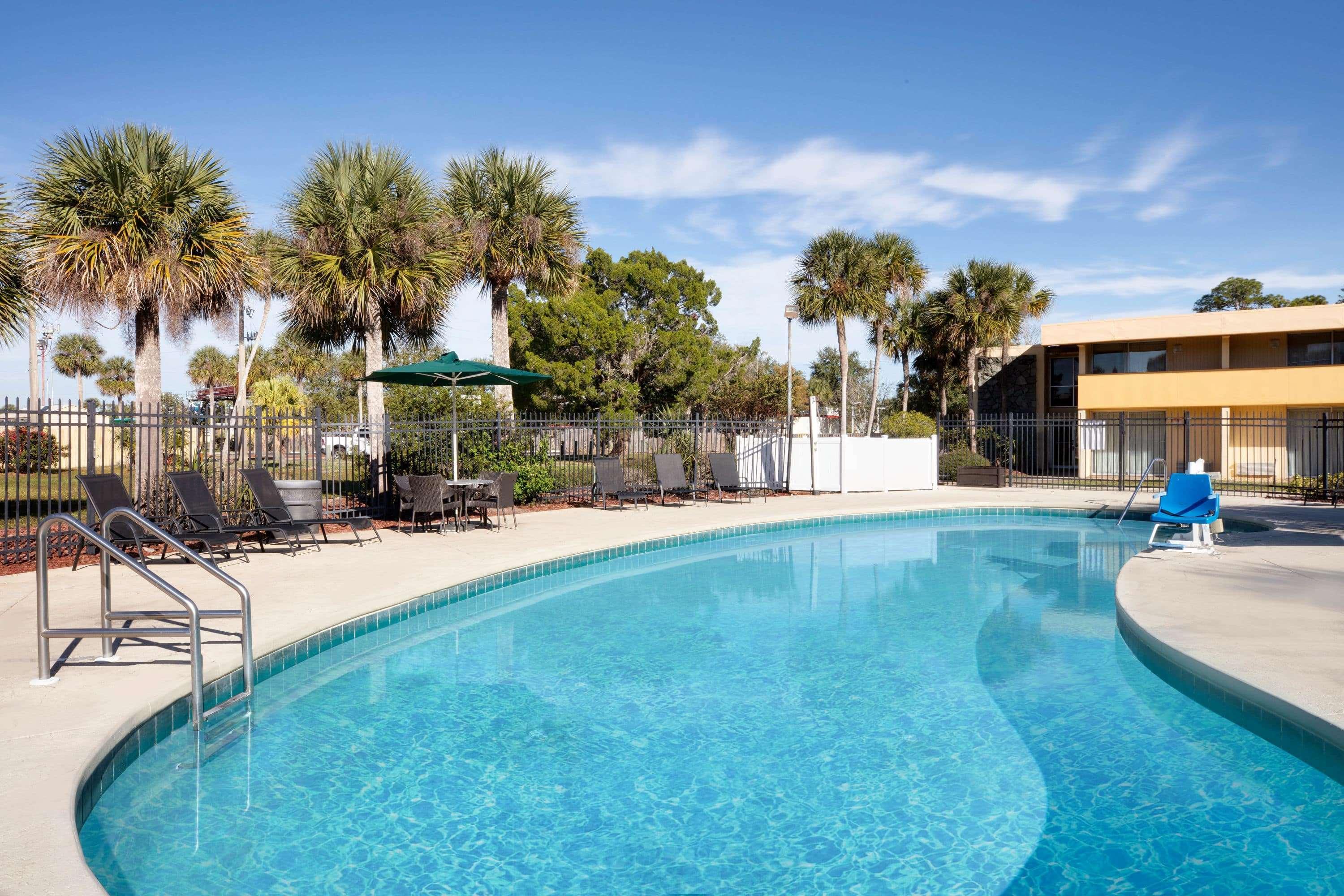 Baymont By Wyndham Daytona Beach - Intl Speedway Exterior foto
